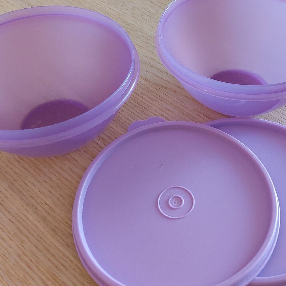 Vintage TUPPERWARE (c)1978 Classic Wonderlier Bowls (Set of 2) with Lids